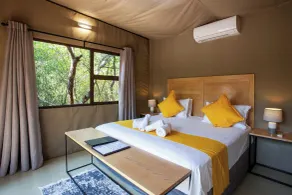 Kingfisher Creek Safari Lodge - Room