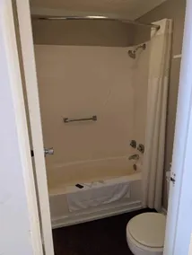 Exceed Inn Indianapolis Airport South - Bathroom