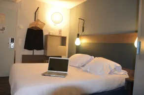 Kyriad Metz Centre - Restaurant Moze - Room