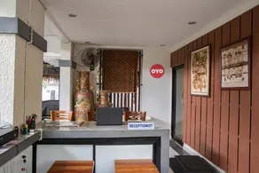 OYO 92588 Grand Lie Cost Syariah - Reception