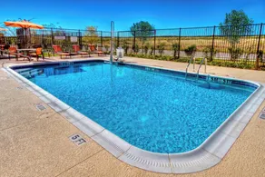 Courtyard by Marriott San Marcos - Piscine