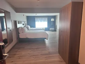 Holiday Inn Express & Suites Southfield - Detroit - Zimmer
