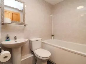 Clwyd Cottage - Bathroom