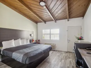 Discovery Inn Monterey Bay - Chambre