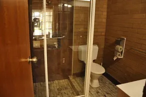 Miner's Retreat Motel - Bathroom