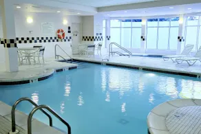 Hilton Garden Inn Westbury - Piscina