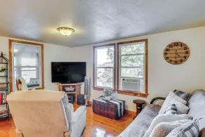 Pet-friendly Cabin w/ Dock & Lake Views in Edwards - Innenbereich