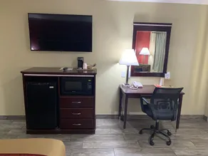 Super 8 by Wyndham Mesa Downtown Near Convention Center - Zimmer
