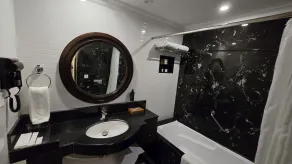 Ramada Khajuraho - Baño