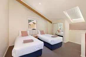 Tathra Beach House Holiday Apartments - Quarto