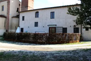 - Il Casale Toscano Guesthouse - 1900 mt from Pisa Tower - FAN IN THE ROOM - NO FRIDGE & NO BREAKFAST - Free parking - CHECK-IN FROM 3 PM - - Terrass/Patio