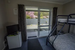 Fiordland Great Views Holiday Park - Habitación