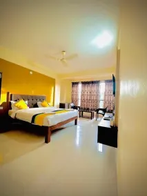 Morjim Pride Hotel with Swimming Pool near Morjim Beach - Room