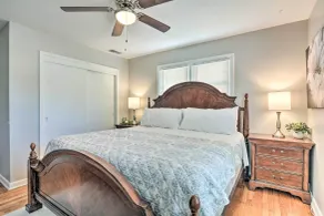 Charming Springfield Home w/ Private Backyard - Rom