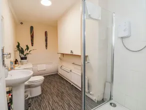 Georgian Style Apartment - Bathroom