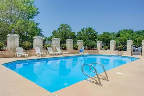 Days Inn by Wyndham Newport News City Center Oyster Point - Piscine
