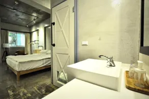 Genuinn - Bathroom