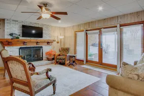 Furnished Patio & Dock: Lakefront Apt in Chapin - Innenbereich