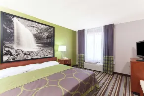 Super 8 by Wyndham Clarksville Northeast - Chambre
