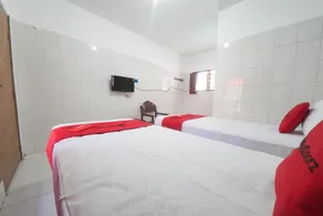 RedDoorz @ Tretes 2 - Room