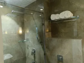 J P HOTEL AND WEDDING SQUARE  - Banheiro
