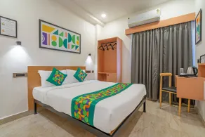 Treebo The Trio Near LB Nagar Metro Champapet - Chambre