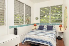 Trade Winds Restaurant & Guest House - Room