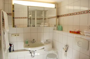 Hotel - Pension - Heidelberg inkl. Chiemgaukarte - Badeværelse