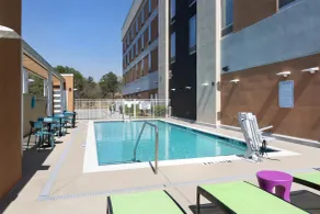 Home2 Suites by Hilton Greenville Airport - Piscina