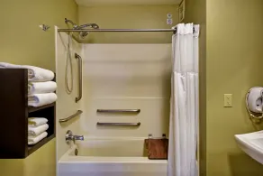 Staybridge Suites Middleton/Madison-West by IHG - Baño