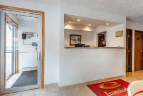Econo Lodge Saint Albans - Lobby