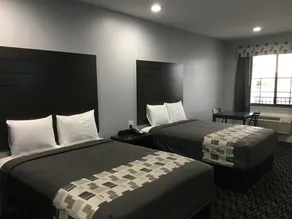 Platinum Inn and Suites - Room