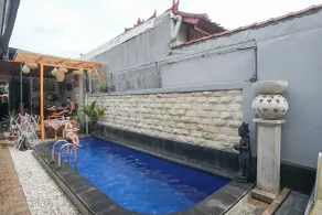 Gedhong Hostel - Pool