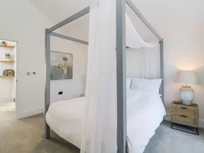 Driftwood - Room
