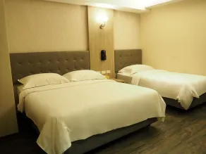 The Riverside Hotel International - Room