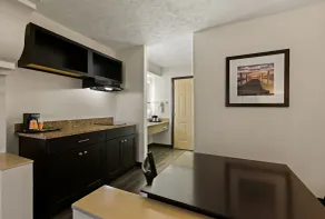 Quality Inn Traverse City - Room