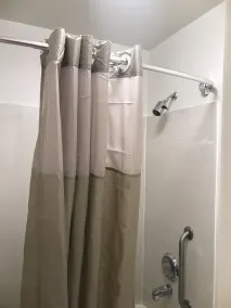 Motel 6-Raleigh, NC - North - Bathroom