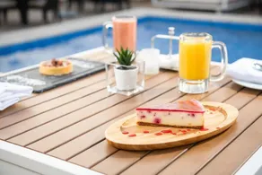 Landmark Furnished Hotel - Restaurant