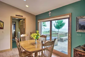 Large Family Home w/ Deck & Yard on Lake Huron - Interiör