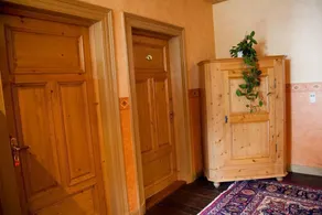 Neue Post - Room