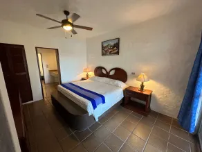 Hotel Quijote Inn - Room