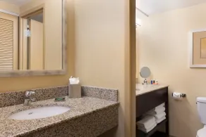 Sheraton Nashua - Bathroom