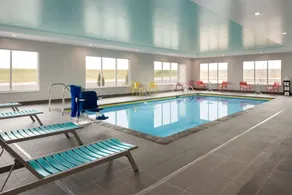 Tru by Hilton Cedar Rapids Westdale - Piscine