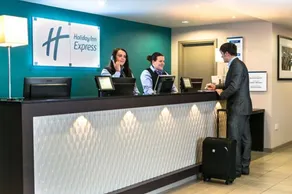 Holiday Inn Express Manchester Airport by IHG - Recepción