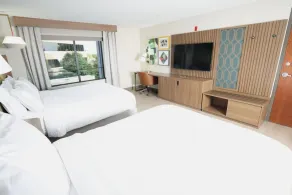Holiday Inn Saint Louis-Fairview Heights by IHG - Room