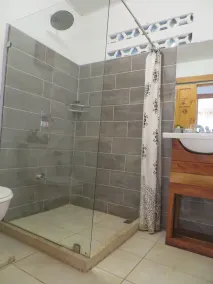 Villa Picasso - Bathroom