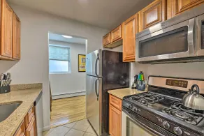 Central & Contemporary NJ Condo: Steps to Shore! - Innenbereich