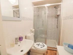 Silverbells - Bathroom