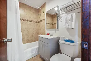 Hotel Point Loma - Bathroom