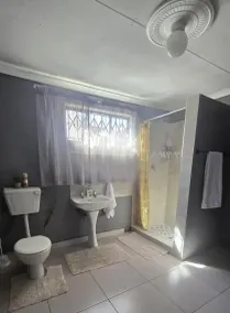 Akwaaba Fie Guesthouse - Badezimmer